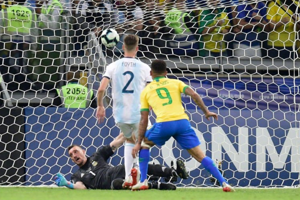 巴西2-0阿根廷：巴西2-0完胜阿根廷，晋级美洲杯决赛