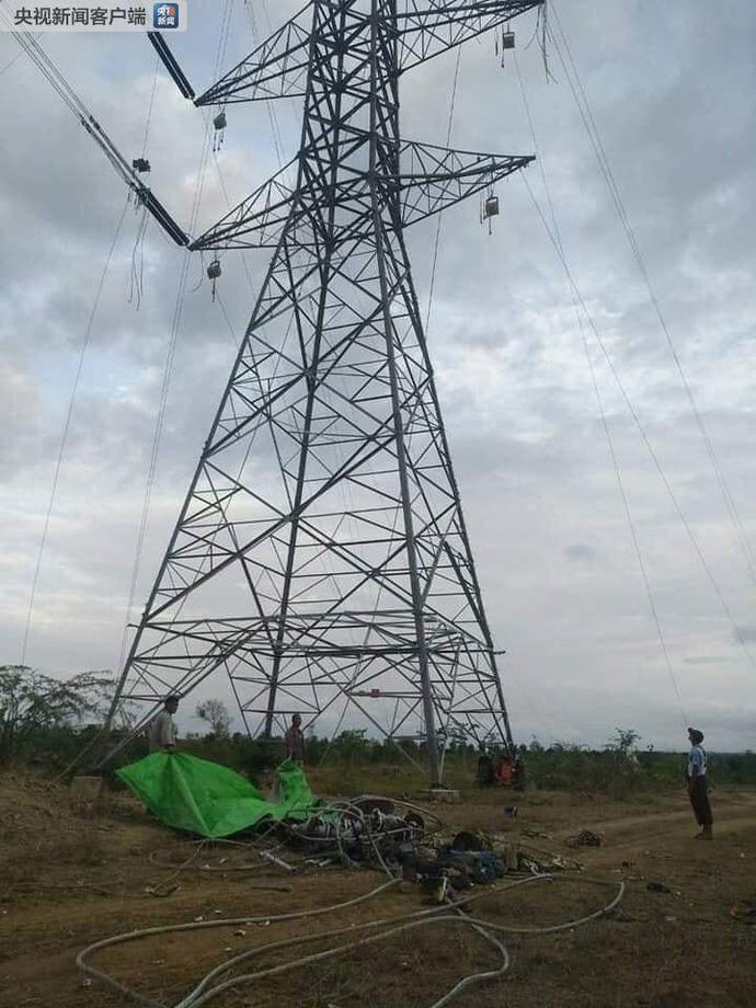 中国工人缅甸死亡：四名中国工人在缅甸输电工程施工中意外从高处跌落，已致3死1伤