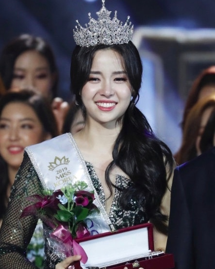 2019韩国小姐选美成功落幕，20岁的金世妍夺魁