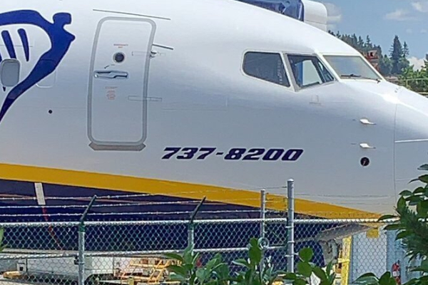 波音737MAX被强行改名：机头刷成“8200”