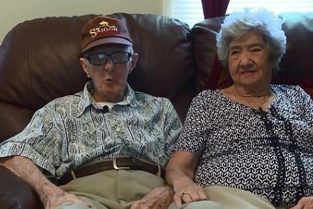 美国老夫妻结婚71年同日去世，网友：这就是真爱吧？