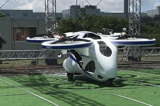 日本试飞飞行汽车：日本测试“飞车” 3米高空盘旋一分钟，期待2030能载人
