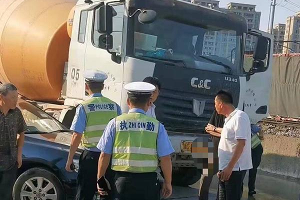 浙江温州一水泥搅拌车轧死6岁男童，涉案车辆扣留中途被人开走