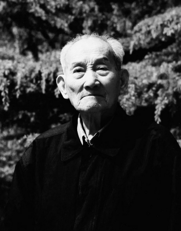 中国酒业泰斗秦含章去世，享年112岁