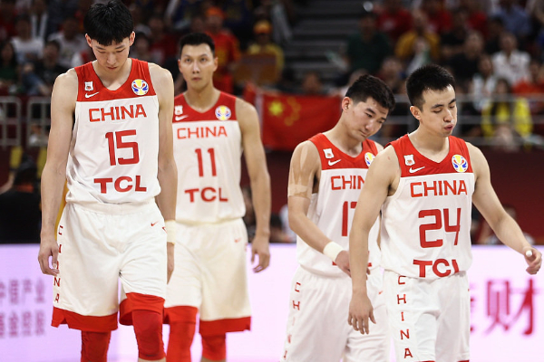 中国男篮失利后将移师广州打排位赛，与国足下榻同一酒店